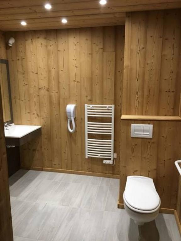 Hotel Les Combelles Châtel Екстериор снимка