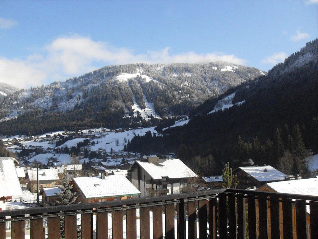 Hotel Les Combelles Châtel Екстериор снимка